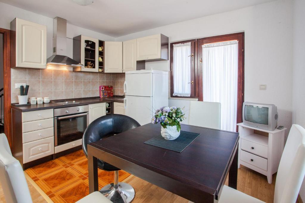 Apartments Dalmatinska Kuca Milna  Chambre photo